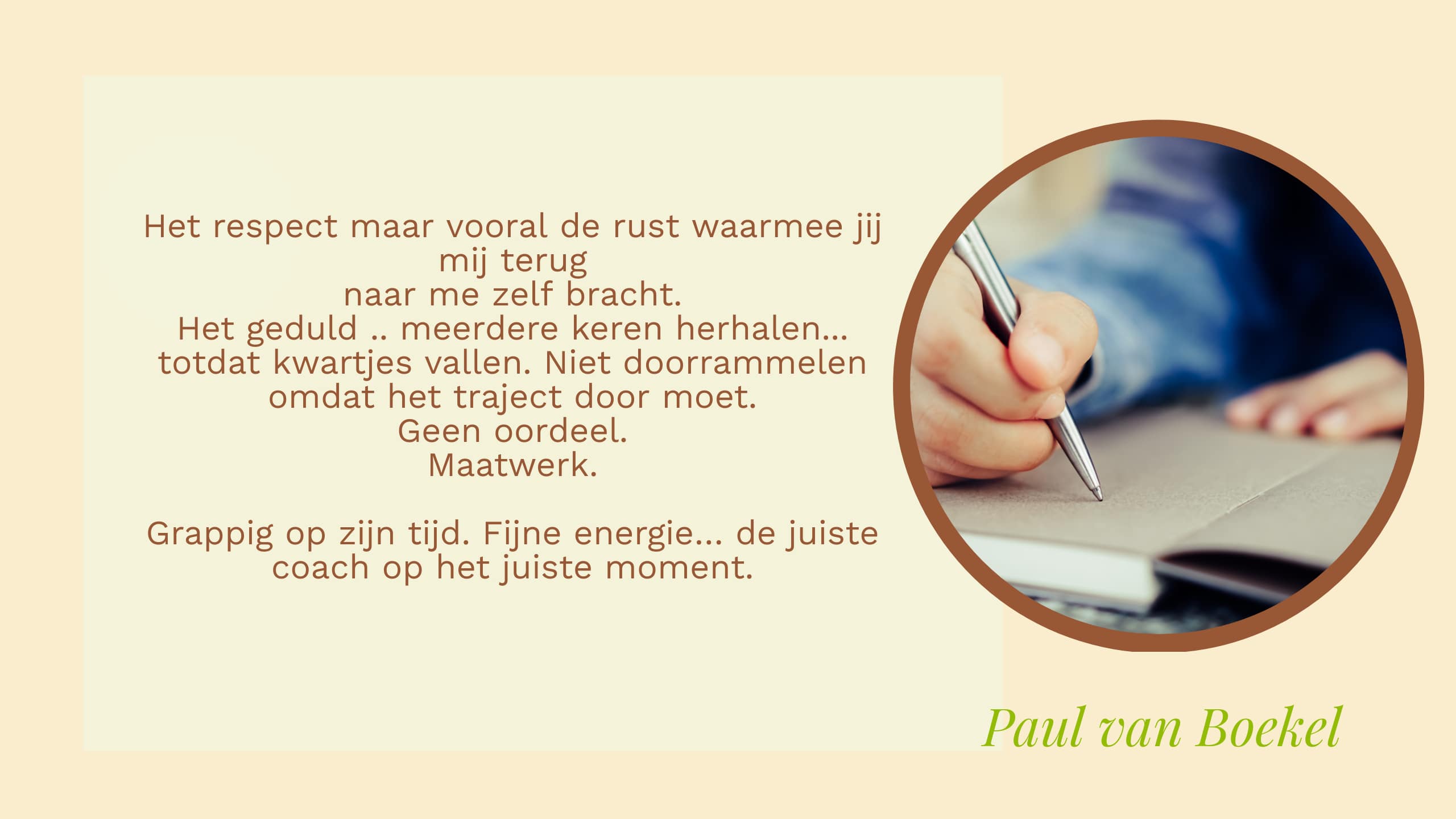 Review van Paul van Boekel over Jolanda Pouwels met een foto van een mannenhand die schrijft